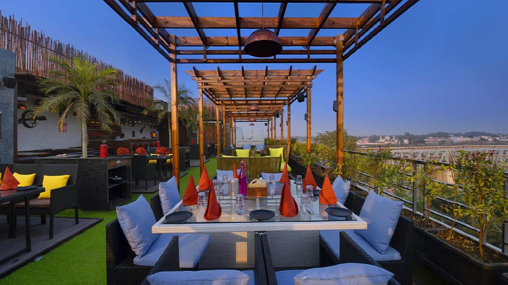 Hotel Alleviate Agra  Bagian luar foto