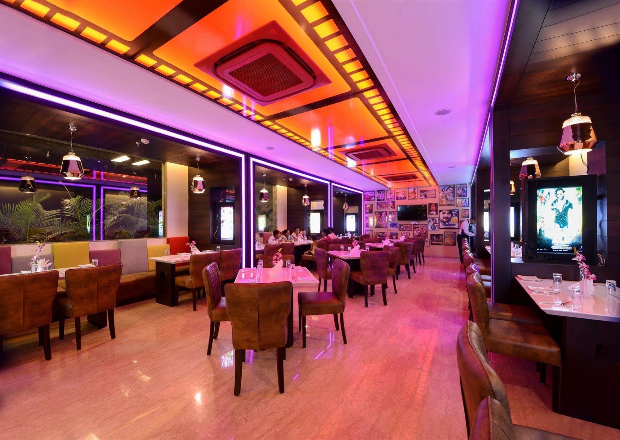 Hotel Alleviate Agra  Bagian luar foto