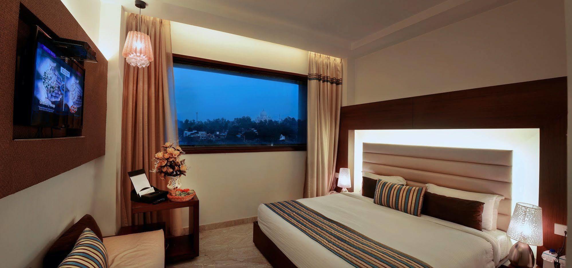 Hotel Alleviate Agra  Bagian luar foto